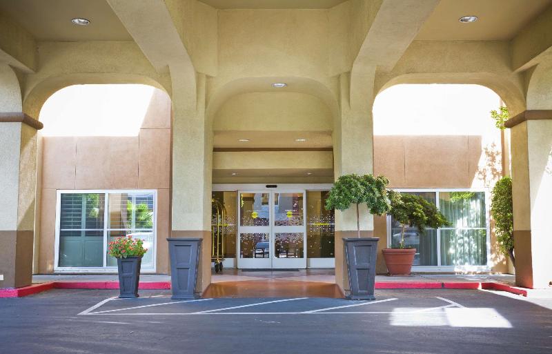 هتل Hampton Inn & Suites Sacramentocal Expo