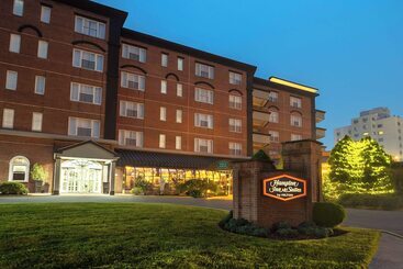هتل Hampton Inn & Suites Stamford