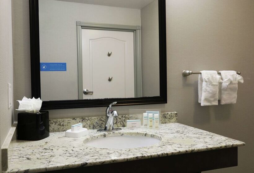 בית מלון כפרי Hampton Inn & Suites Temecula