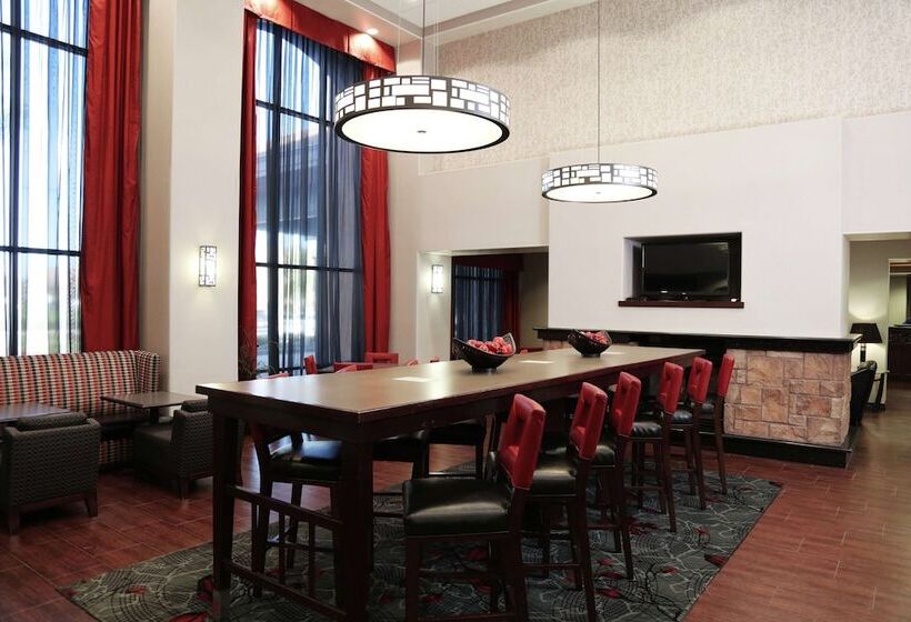 בית מלון כפרי Hampton Inn & Suites Temecula