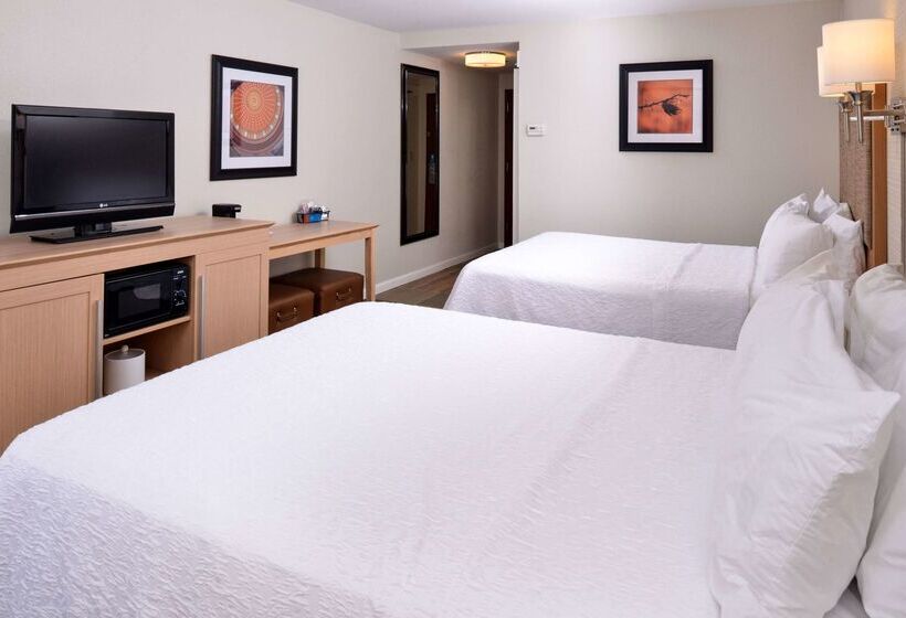 בית מלון כפרי Hampton Inn Tulsasand Springs