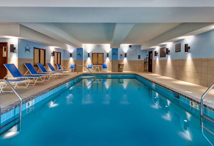 בית מלון כפרי Hampton Inn Waterbury