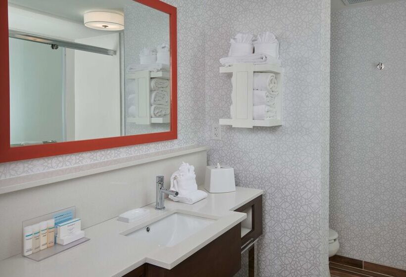 هتل Hampton Inn Wilmington Medical Park