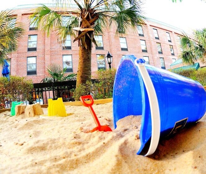 هتل Hampton Inn Wilmington Medical Park