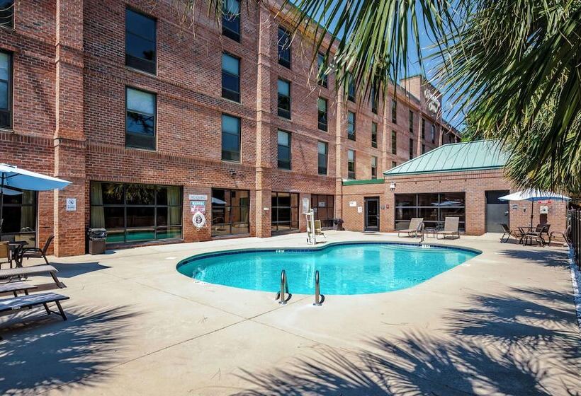 هتل Hampton Inn Wilmington Medical Park