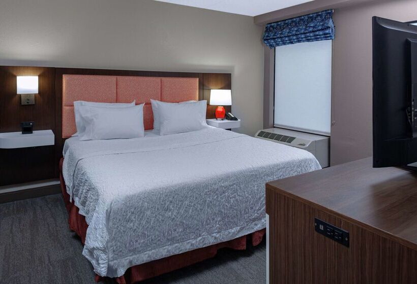 호텔 Hampton Inn Woodbridge