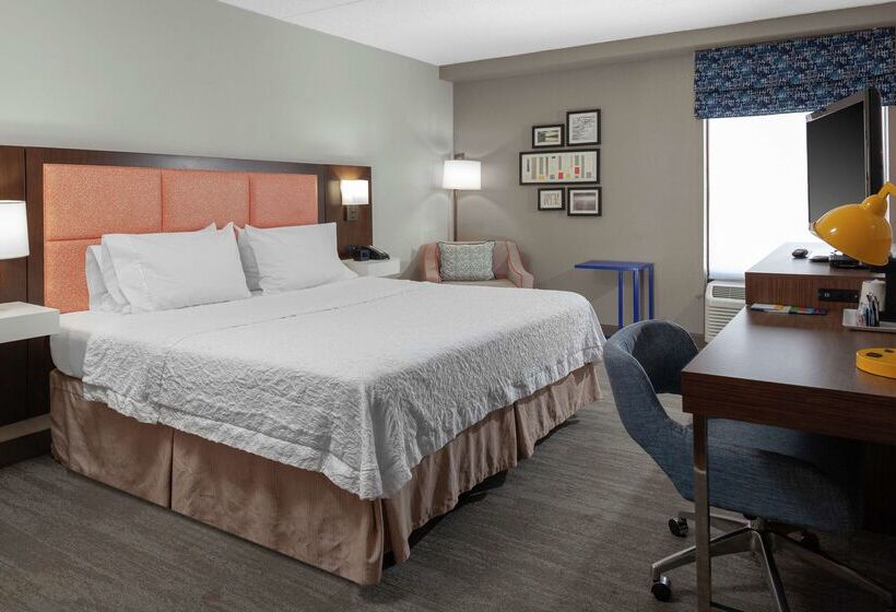 هتل Hampton Inn Woodbridge