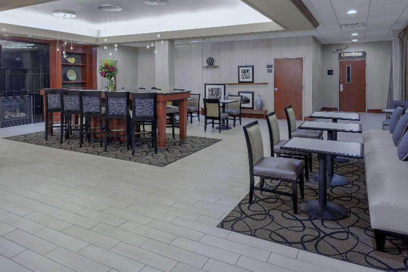 هتل Hampton Inn Woodbridge