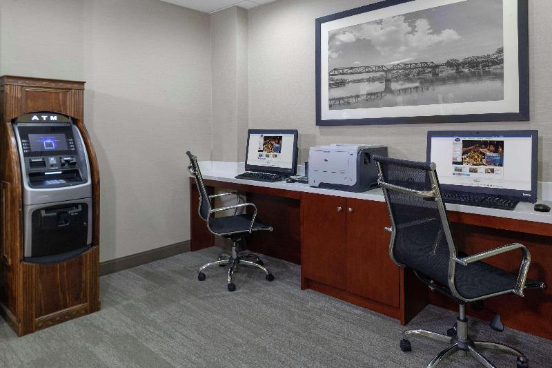 هتل Hampton Inn Woodbridge