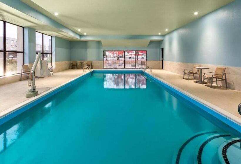 Отель Holiday Inn Express   New Albany
