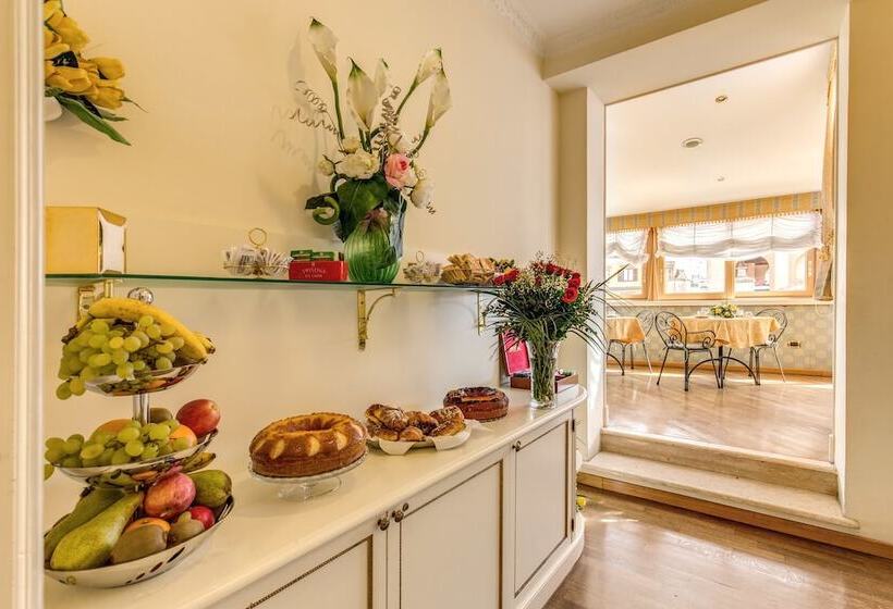 Fotos del hotel La Lumiere Di Piazza Di Spagna:  5