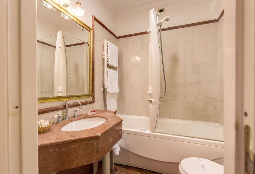 Fotos del hotel La Lumiere Di Piazza Di Spagna:  37