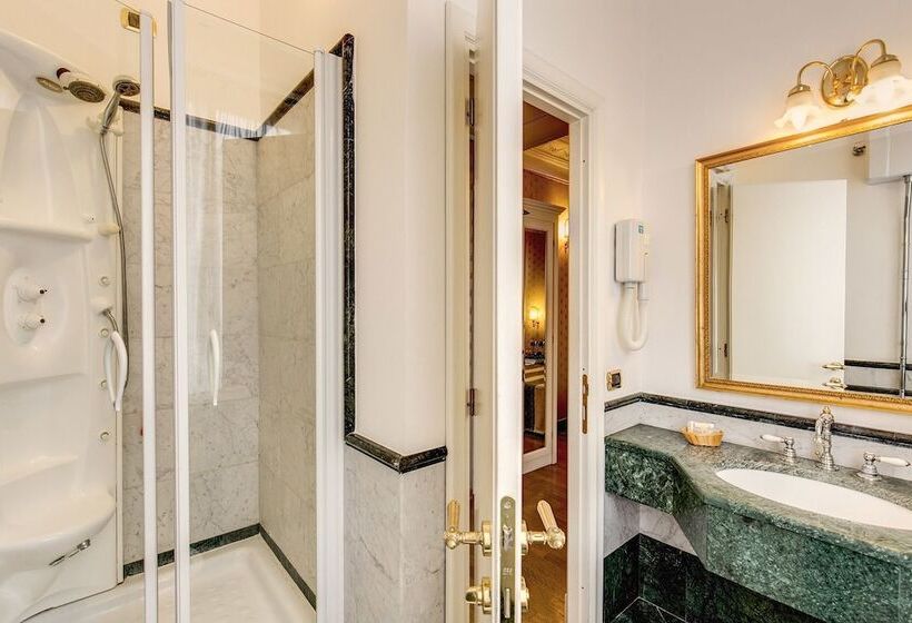 Fotos del hotel La Lumiere Di Piazza Di Spagna:  38