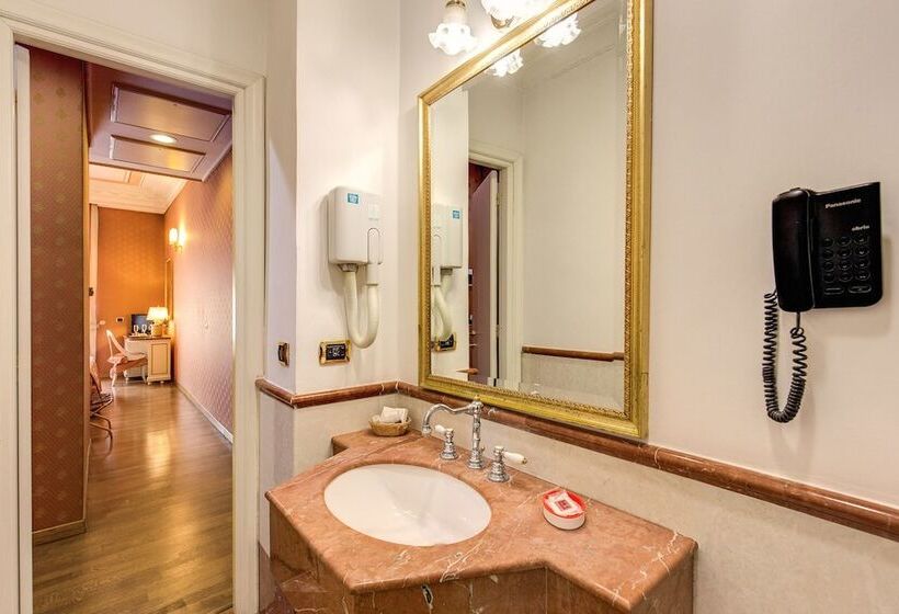 Fotos del hotel La Lumiere Di Piazza Di Spagna:  40