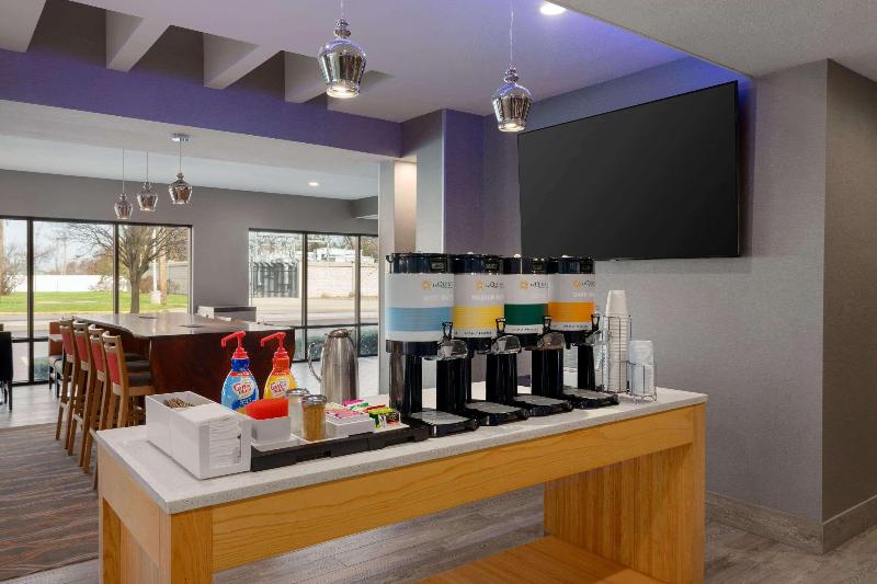 בית מלון כפרי La Quinta Inn & Suites By Wyndham St Louis Route 66