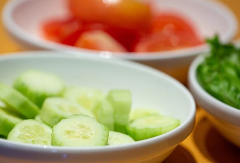 هتل Luna Wellness