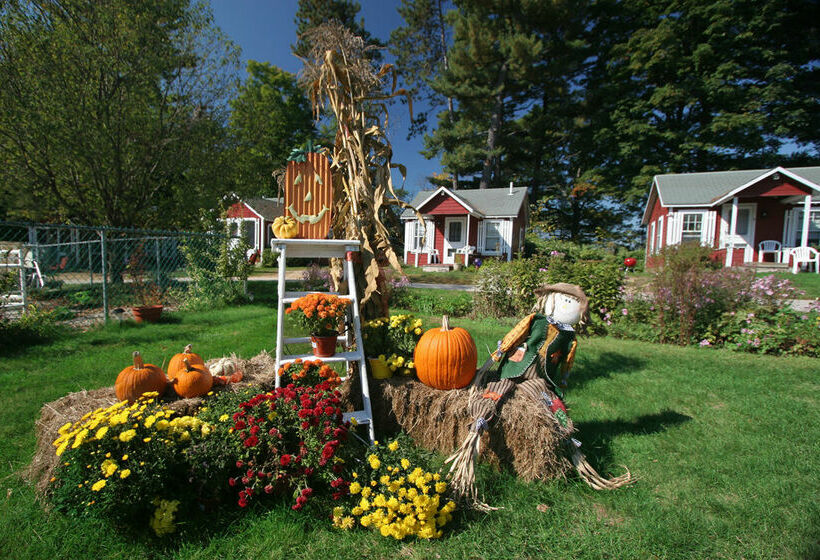 هتل Old Red Inn & Cottages