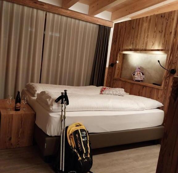 Отель Ortles Dolomiti Walking & Spa
