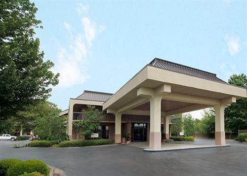 Отель Quality Inn
