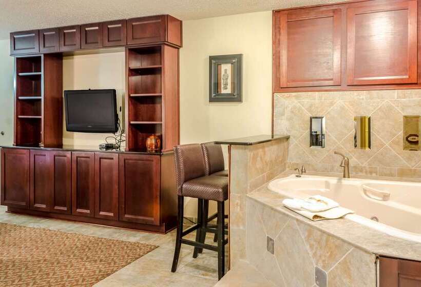 هتل Quality Inn Moss Point   Pascagoula