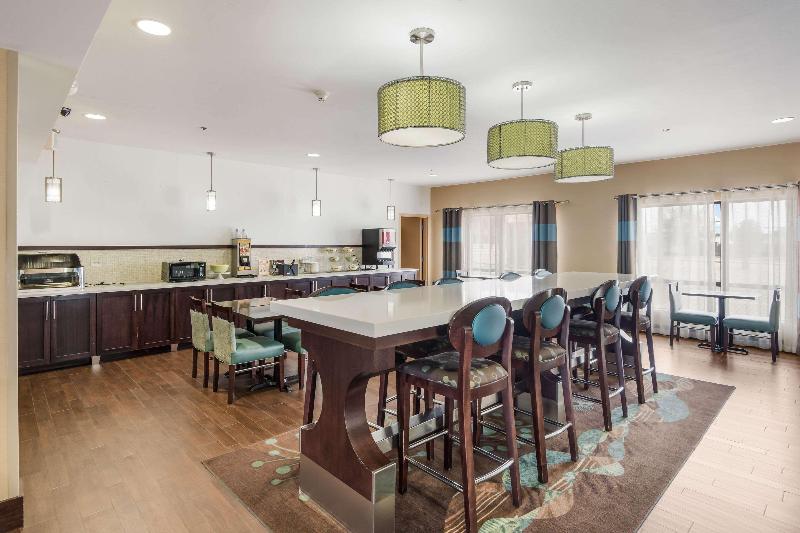 בית מלון כפרי Quality Inn & Suites Quincy  Downtown