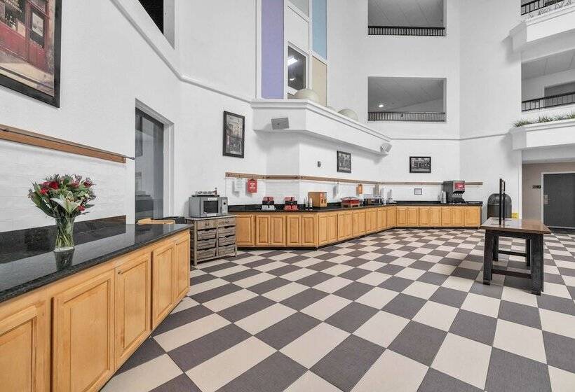 Отель Sonesta Essential Vacaville  Napa Valley