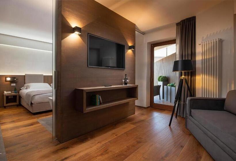 Sport Village Hotel & Spa