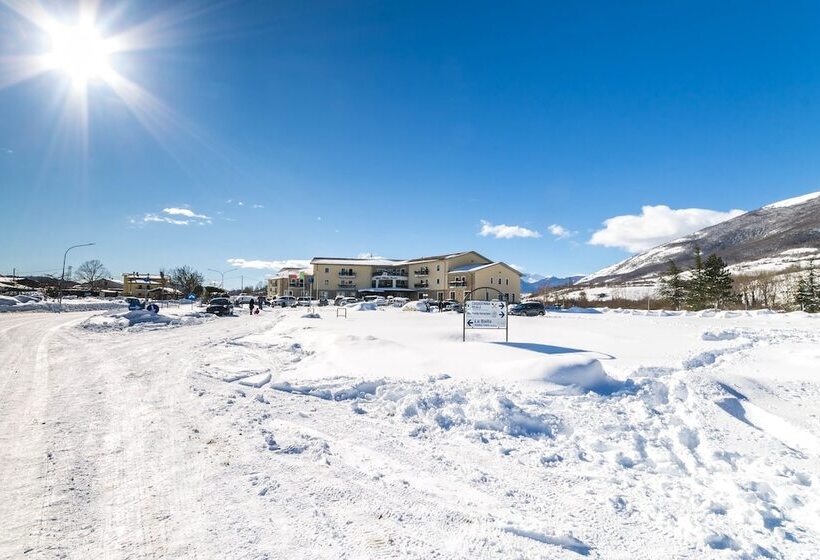 Sport Village Hotel & Spa