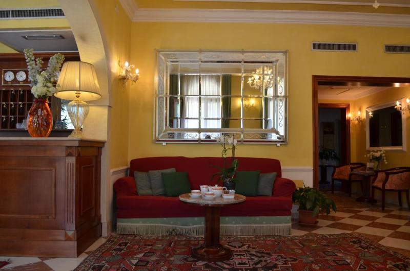 هتل Villa Cipro