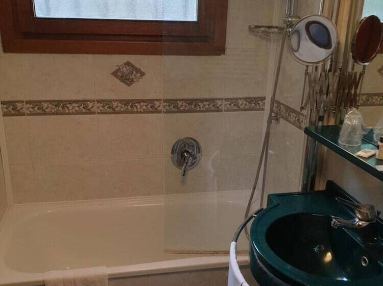 هتل Villa Cipro