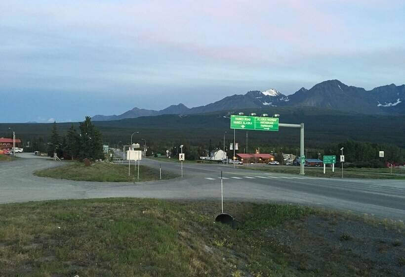 هاستل Kluane Park Inn