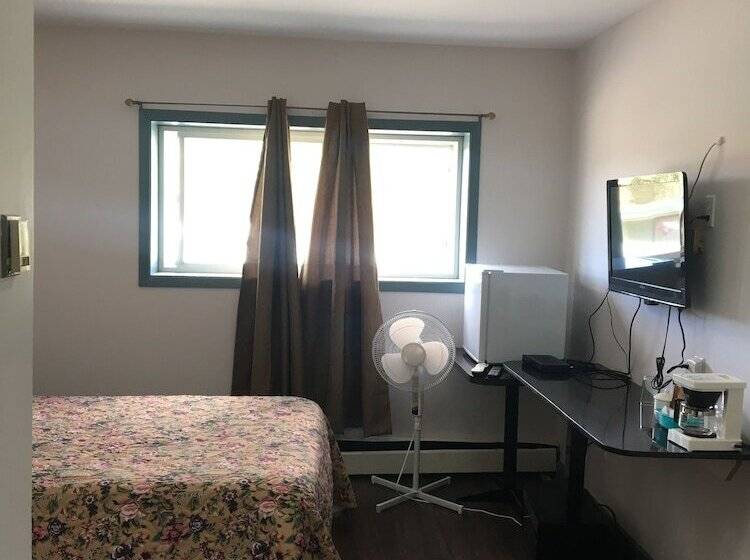 هاستل Kluane Park Inn