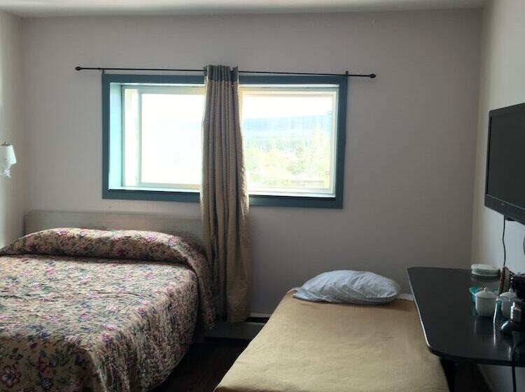 هاستل Kluane Park Inn