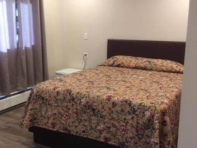 هاستل Kluane Park Inn