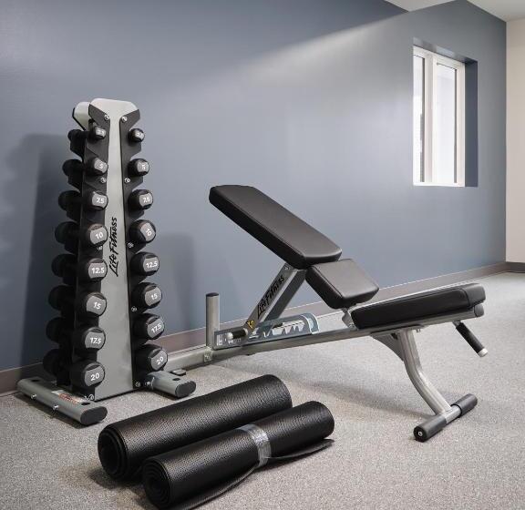 ホテル Stayapt Suites Goldsboro Seymour Johnson Afb