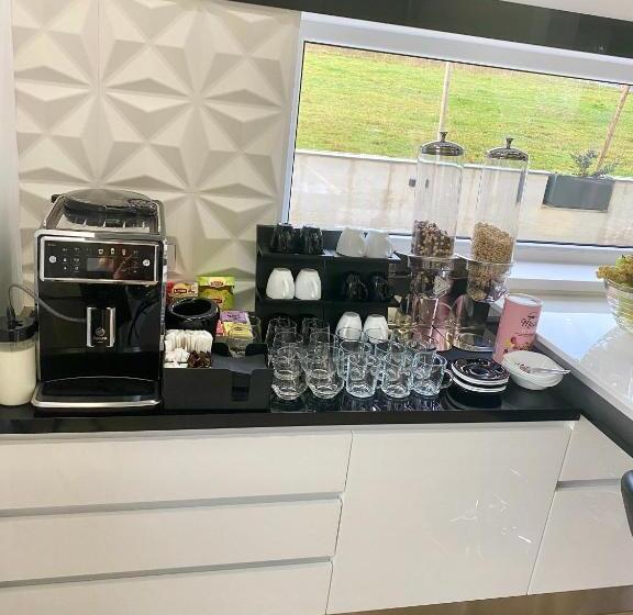 پانسیون Velvet Home
