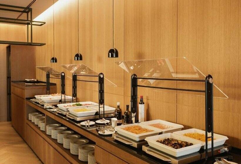 Lumen Hotel & The Lisbon Light Show