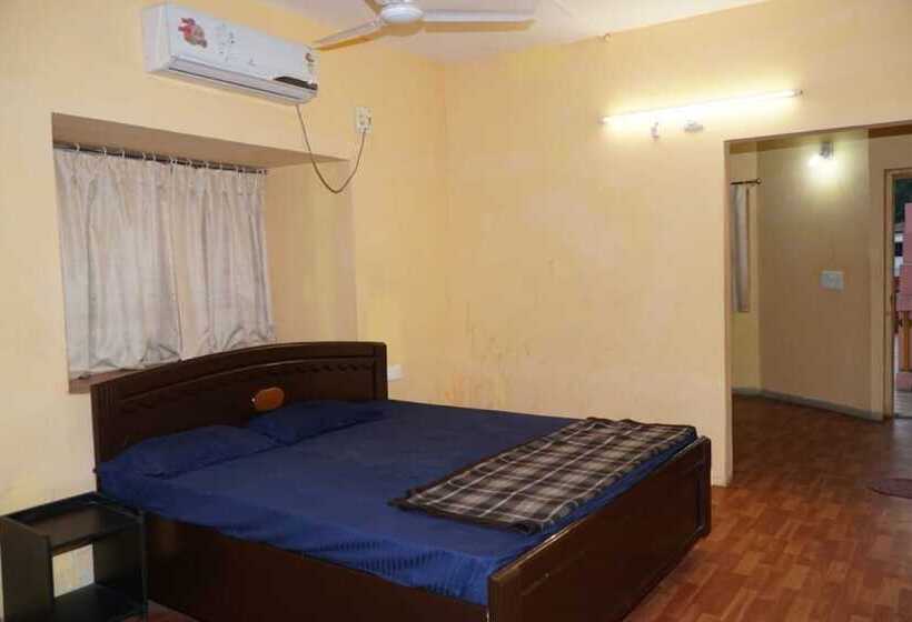 Курорт Neel Kanth Motels &