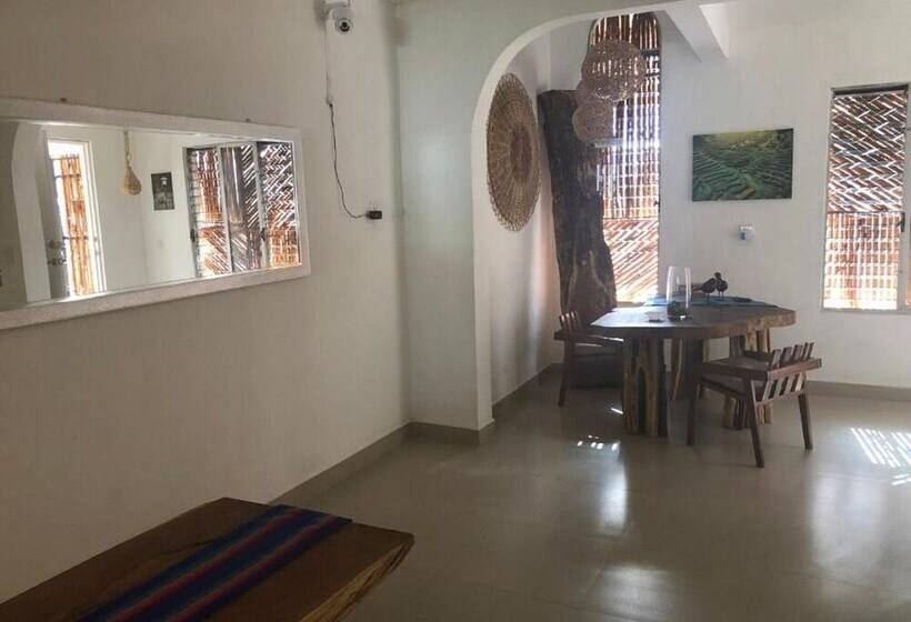 تختخواب و صبحانه Casa Bizu