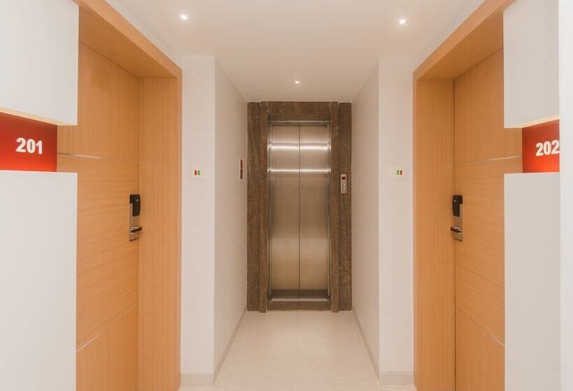 Отель Aditya Residency