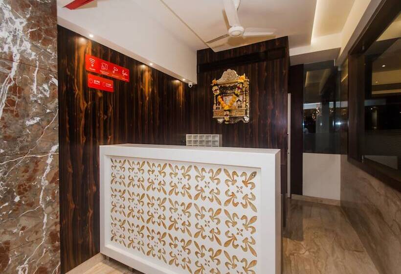 Отель Aditya Residency