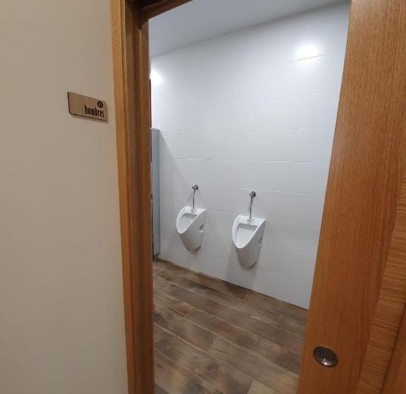 فندق Albergue Casa Cuartel