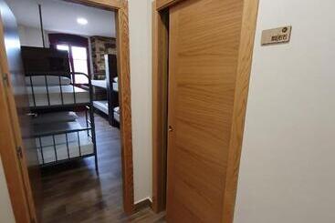 هتل Albergue Casa Cuartel