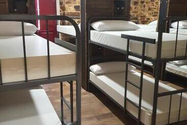 هتل Albergue Casa Cuartel