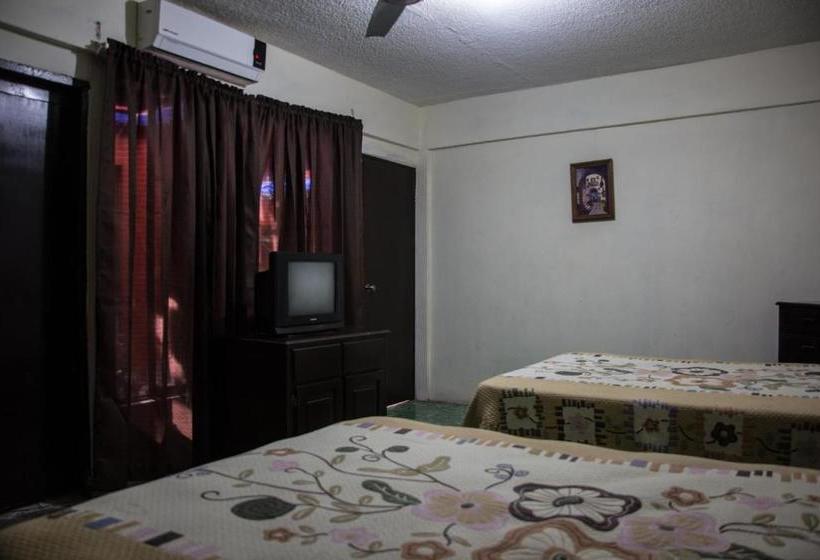 هتل Posada Del Cortez
