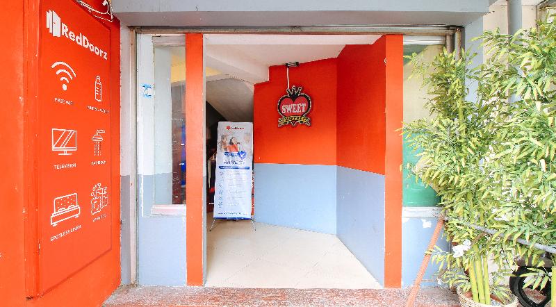 בית מלון כפרי Reddoorz @ P Florentino Street Sampaloc Manila