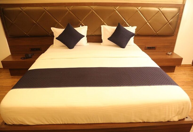 Отель Royal Square