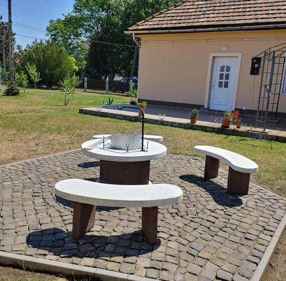 پانسیون Ezüstfenyő Vendégház