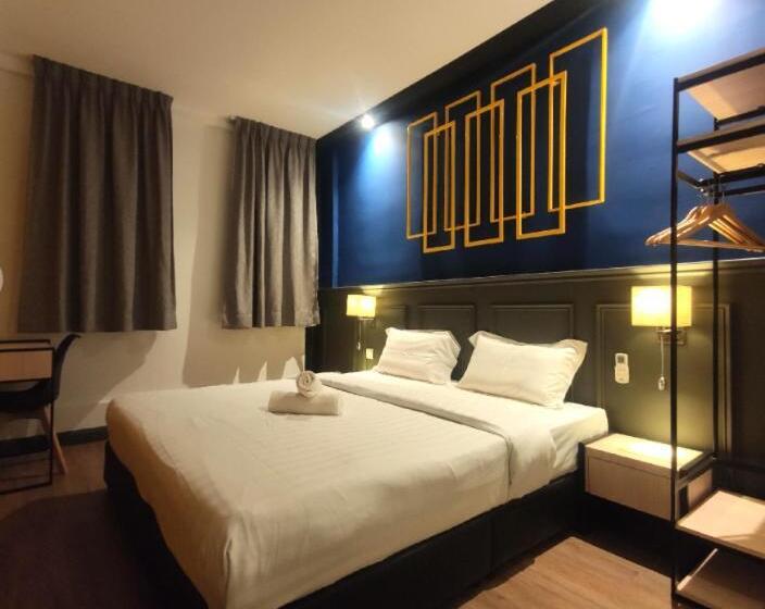 Sovotel Boutique Hotel Usj 9