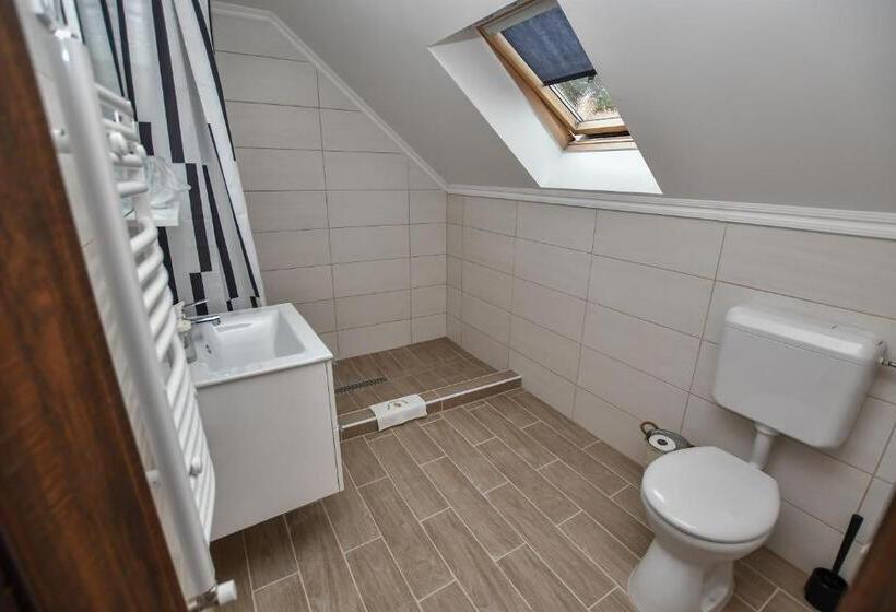 צימר é Vaskó Panzió Borpince